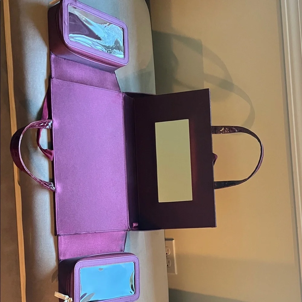 Estée Lauder Burgundy Women's Makeup Travel Case